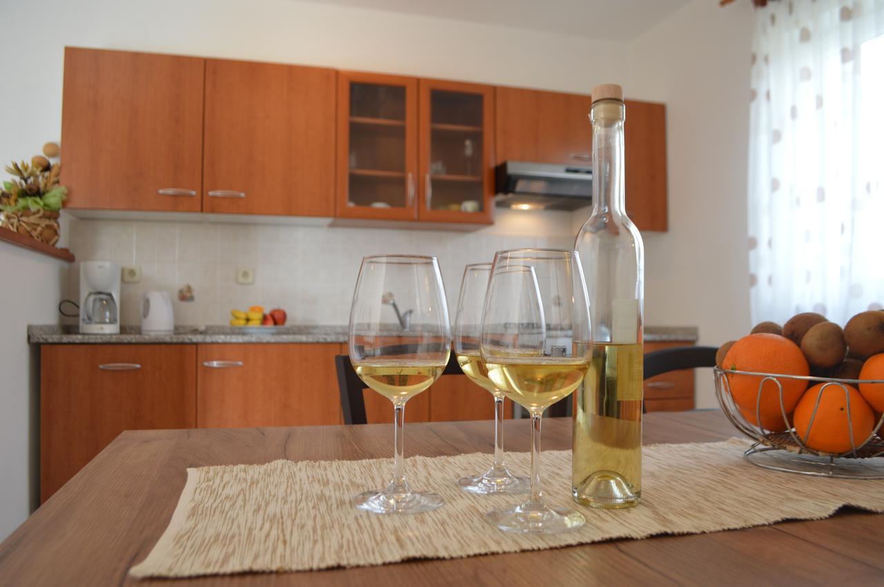 Apartment M&M Marasi Bagian luar foto